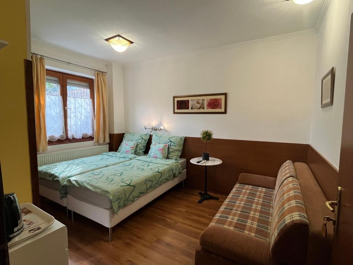 Tang House 唐舍 Hotell Budapest Exteriör bild