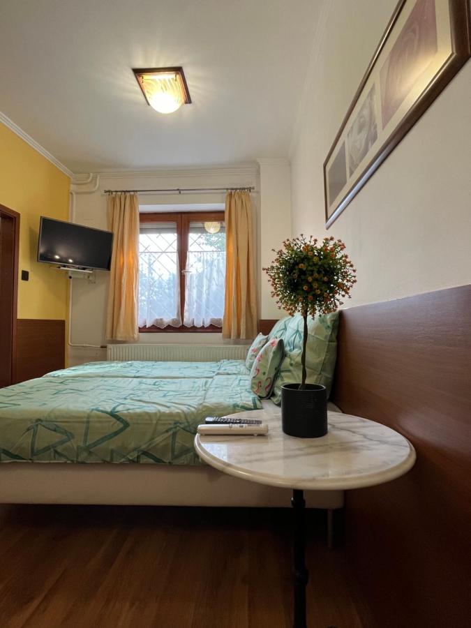 Tang House 唐舍 Hotell Budapest Exteriör bild