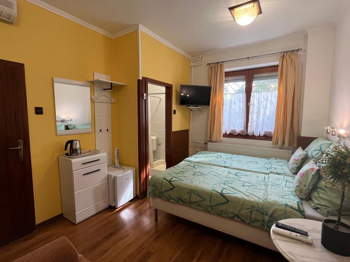 Tang House 唐舍 Hotell Budapest Exteriör bild