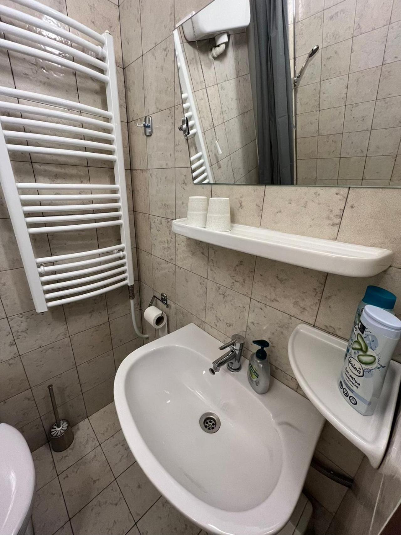 Tang House 唐舍 Hotell Budapest Exteriör bild